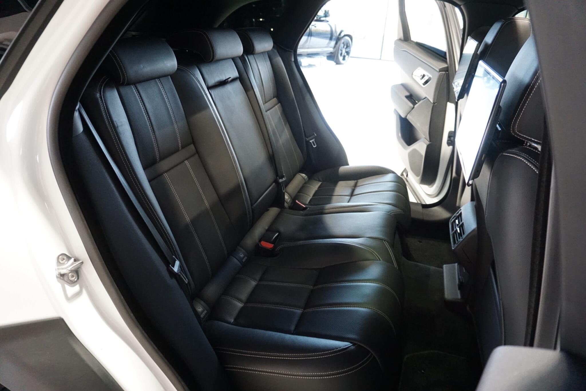 Land Rover Range Rover Velar 3.0 D300 MHEV R-Dynamic SE SUV 5dr Diesel Auto 4WD Euro 6 (s/s) (300 ps)